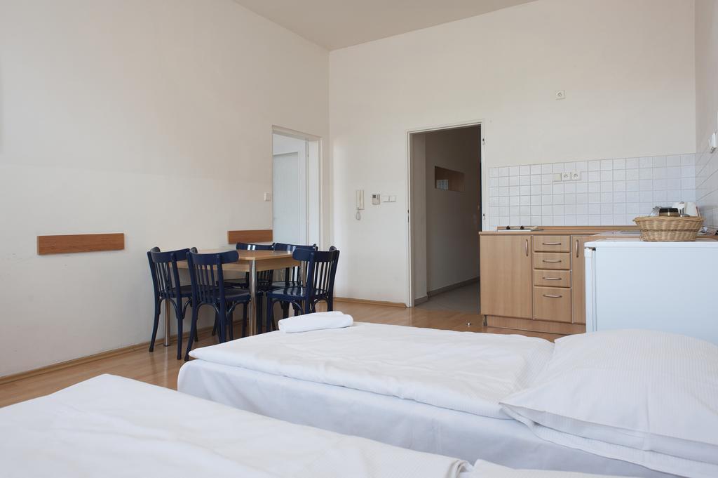 Aparthotel Alea House 3*