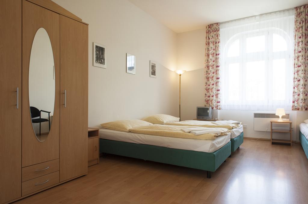 Aparthotel Alea House 3*