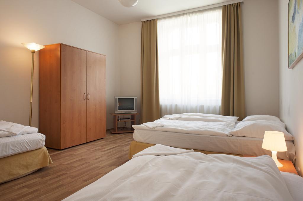 Aparthotel Alea House 3*