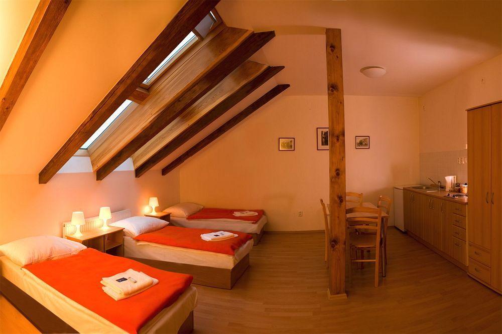 Alea House Aparthotel 3*