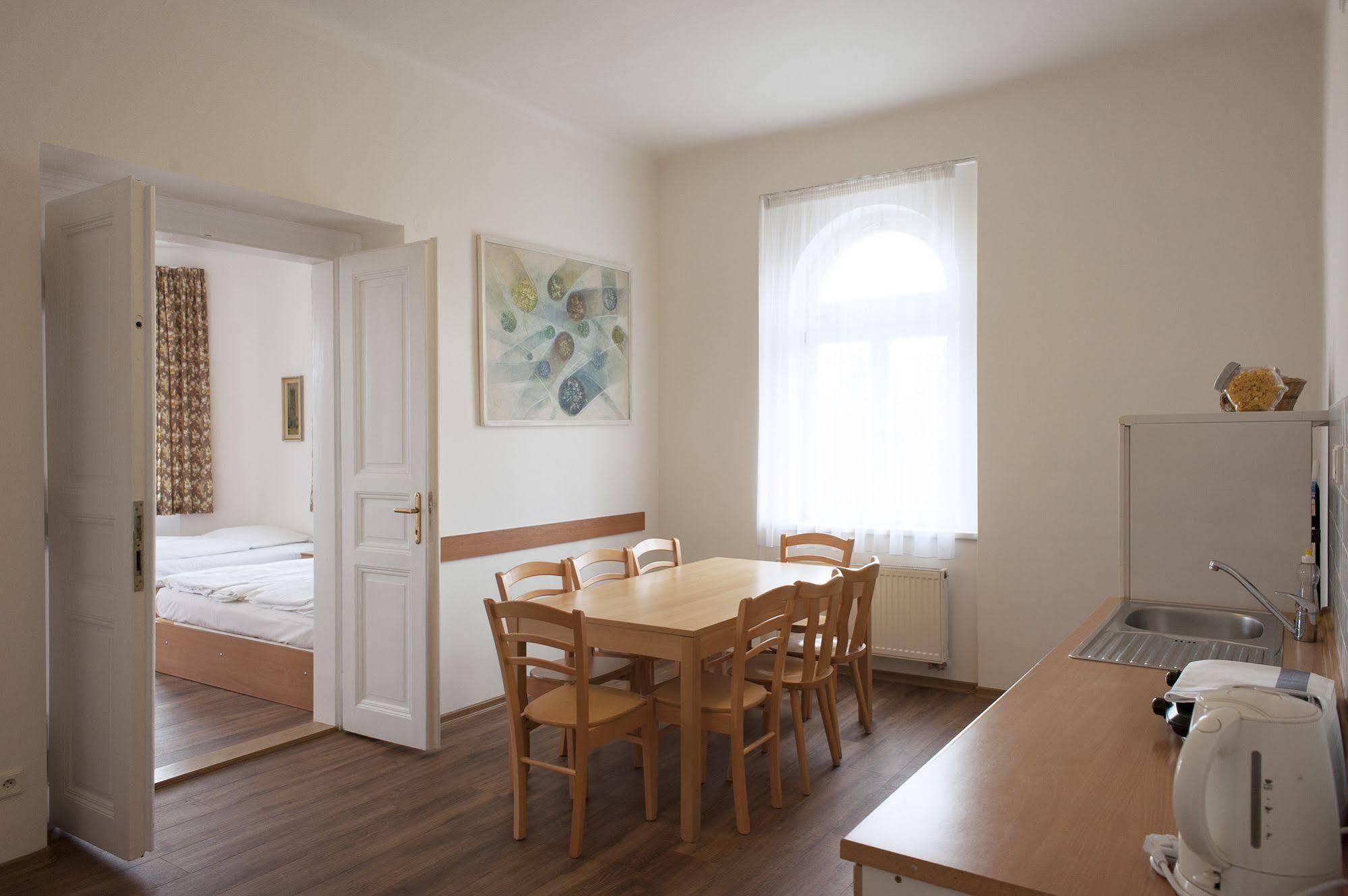 Alea House Aparthotel 3*