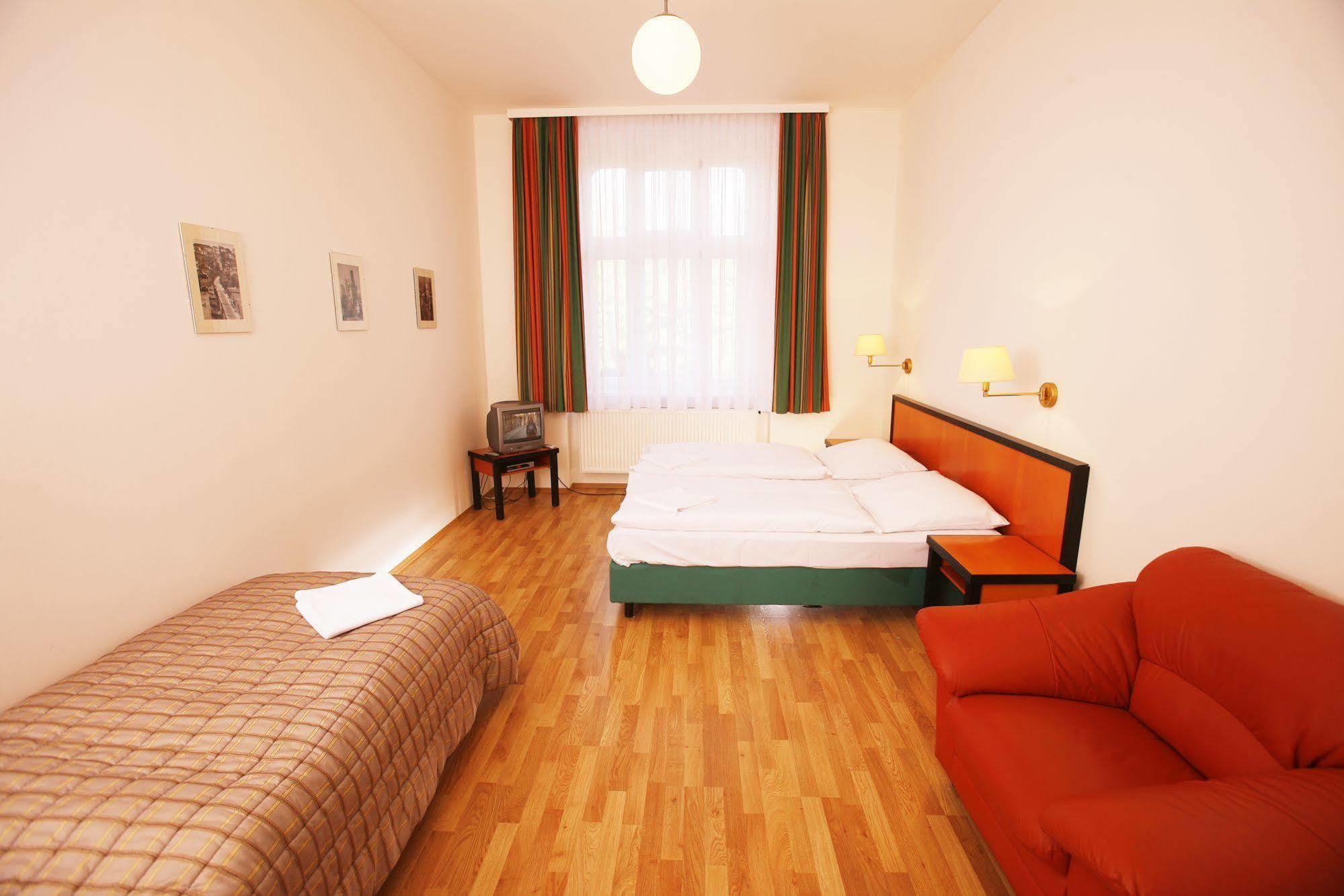 Alea House Aparthotel 3*